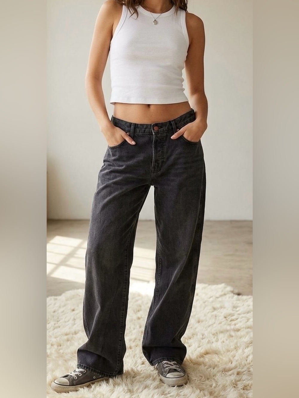 Women’s Express Low-Rise Button-Fly Wide Leg Jeans - Size 10-12